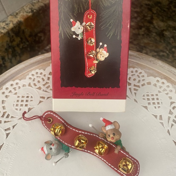 🎄 HALLMARK “JINGLE BELL BAND” KEEPSAKE ORNAMENT. DATED 1994. RARE & RETIRED. - Picture 4 of 8
